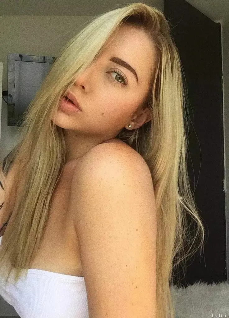 Estefania Profile image 1