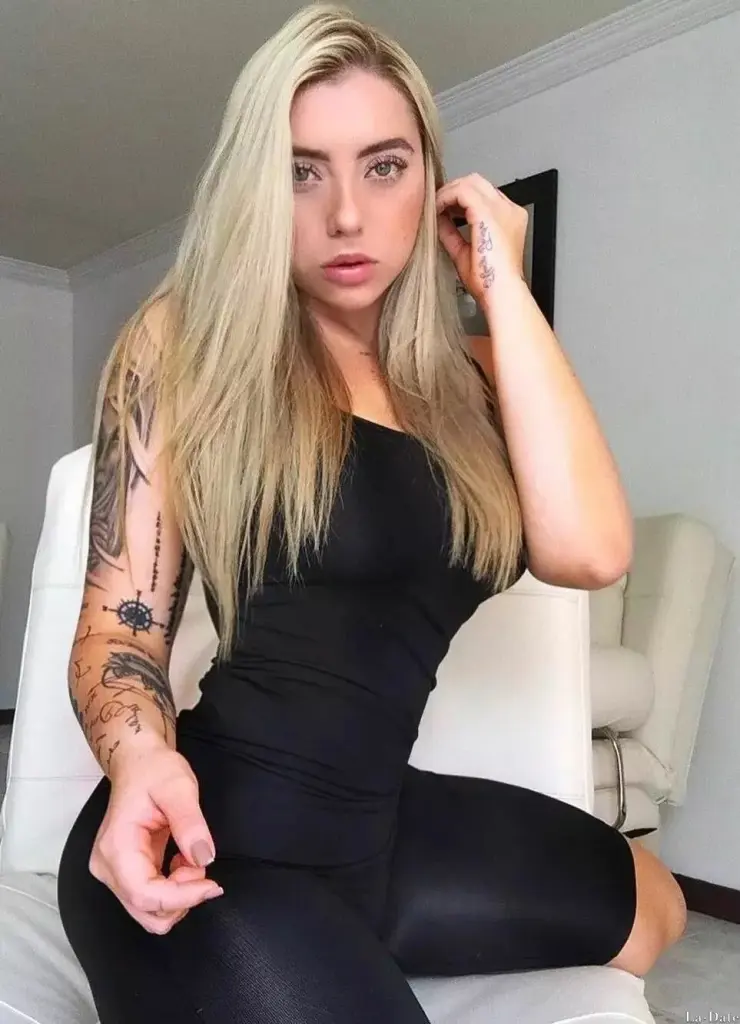 Estefania Profile image 3
