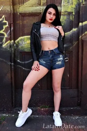 Jhoana Profile image 2