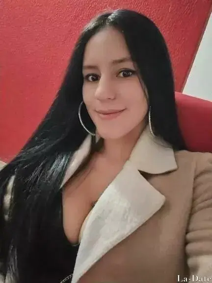 Manuela Profile image 4